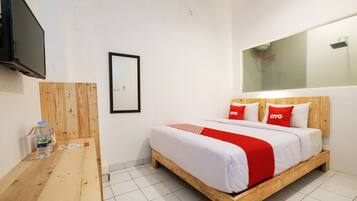 Standard Double Room | Desk, laptop workspace, soundproofing, free WiFi