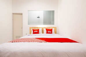 标准双人房 | 办公桌、笔  记本电脑工作区、隔音、免费 WiFi