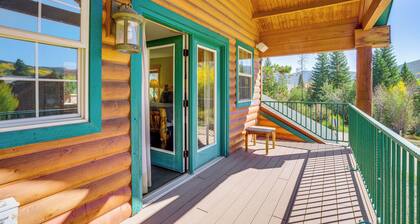 Walk to Frisco Marina! Spacious Family Retreat