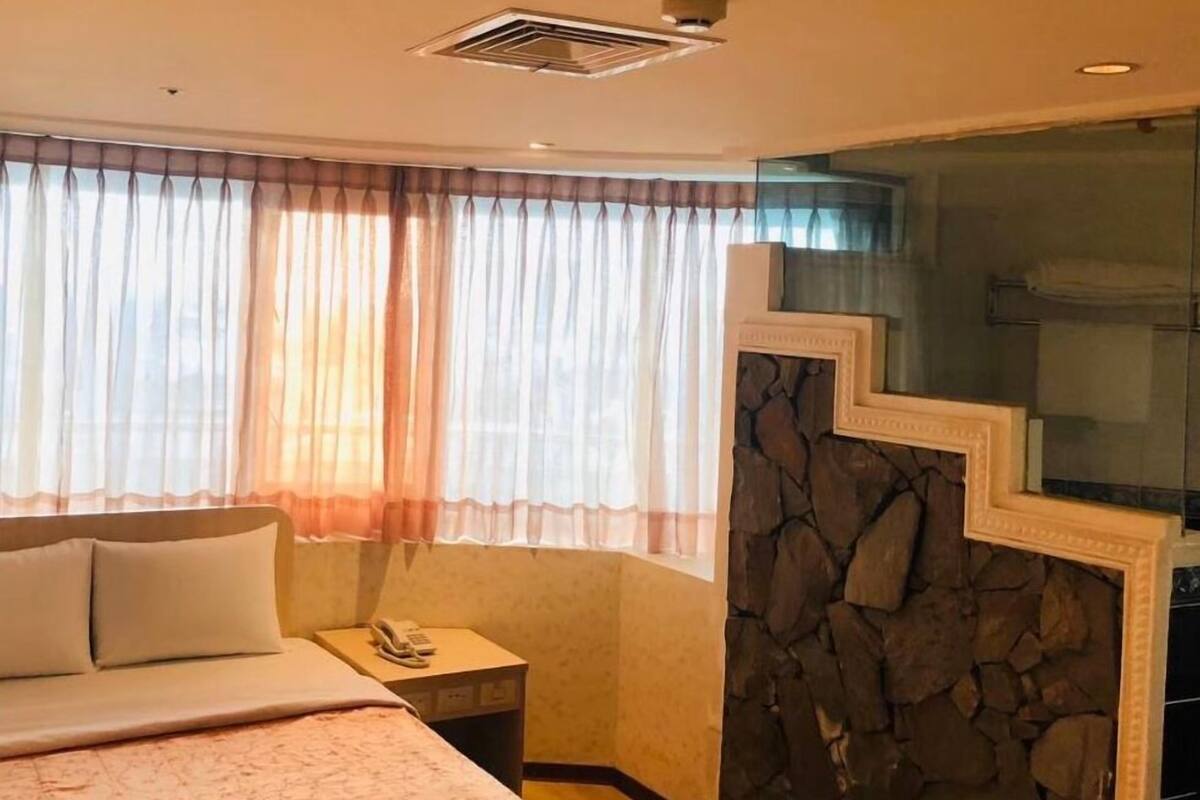 Habitación doble clásica | Escritorio, cortinas blackout, wifi gratis y ropa de cama