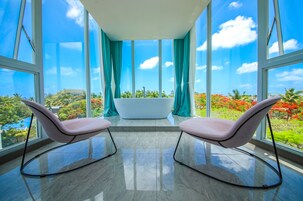 Panoramic Suite | Premium bedding, minibar, in-room safe, desk