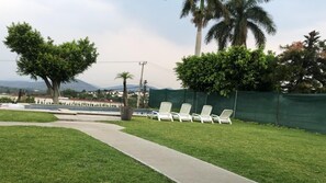 Property grounds - Lovely house with private garden and pool near Cuernavaca in Xochitepec Morelos (Xochitepec)