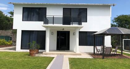Lovely house with private garden and pool near Cuernavaca in Xochitepec Morelos