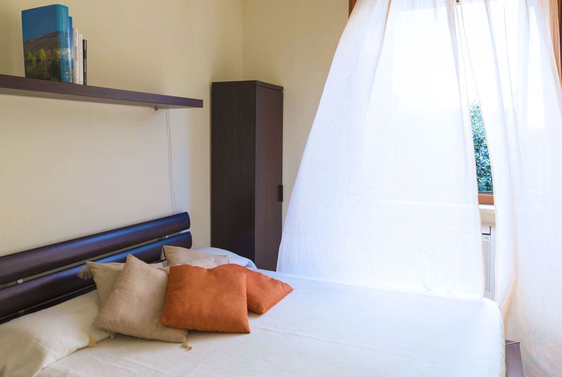 2 室のベッドルーム、WiFi