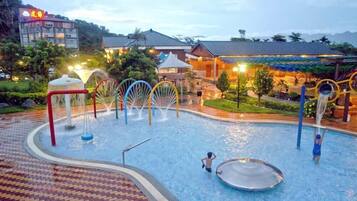 Outdoor pool, pool umbrellas