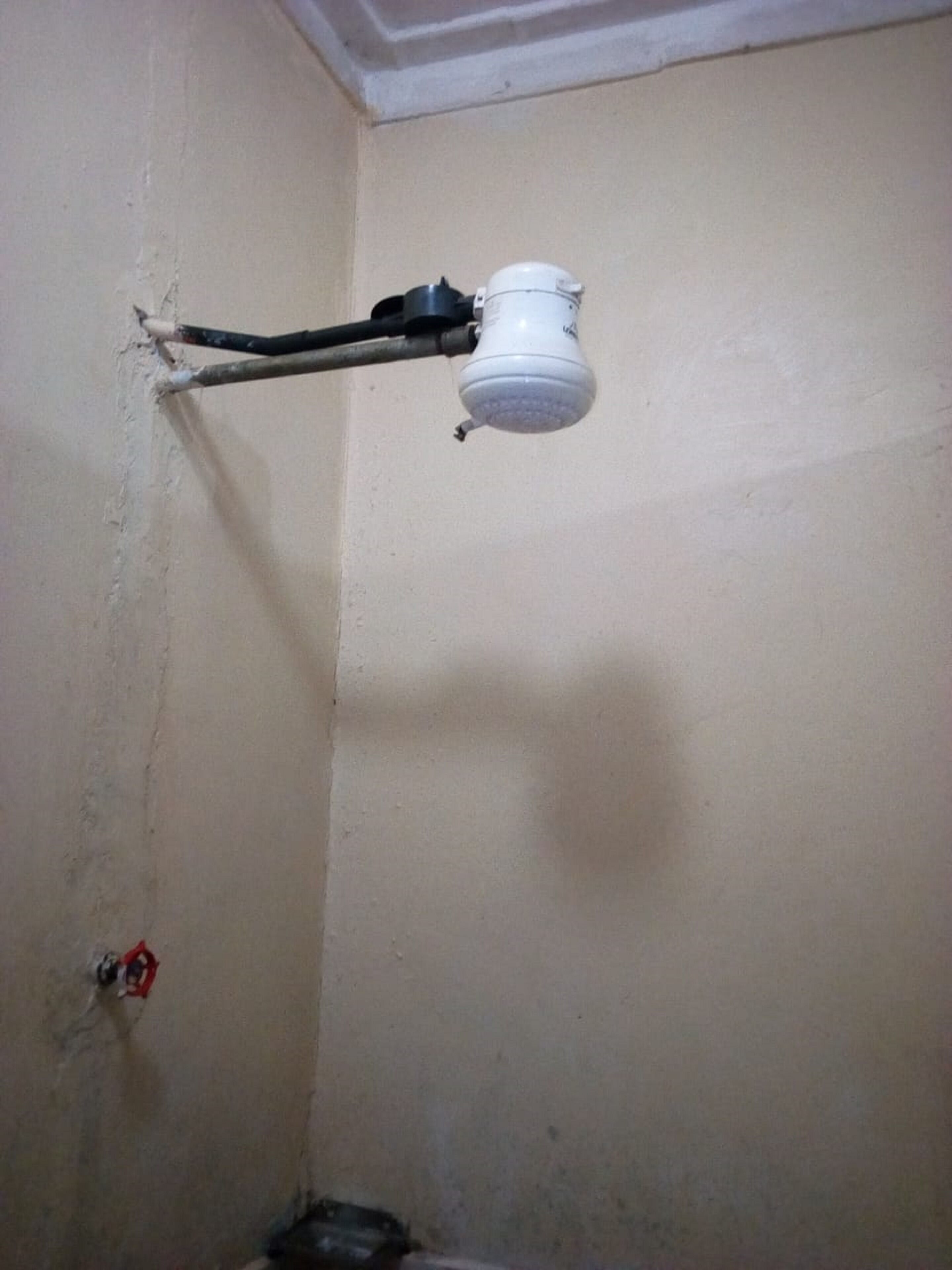 Twin Room | Bathroom shower