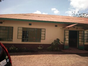 Front of property - Canan Guest House (Embu)