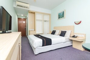 Habitación doble Deluxe | Escritorio, wifi gratis y ropa de cama 