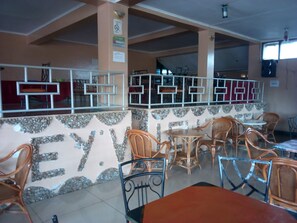 Breakfast, lunch, dinner served; local and international cuisine