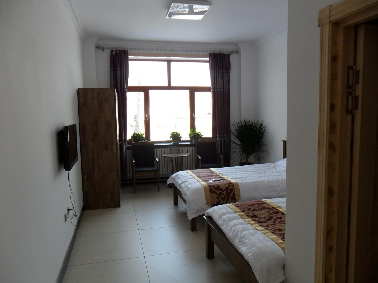 Blackout curtains, free WiFi