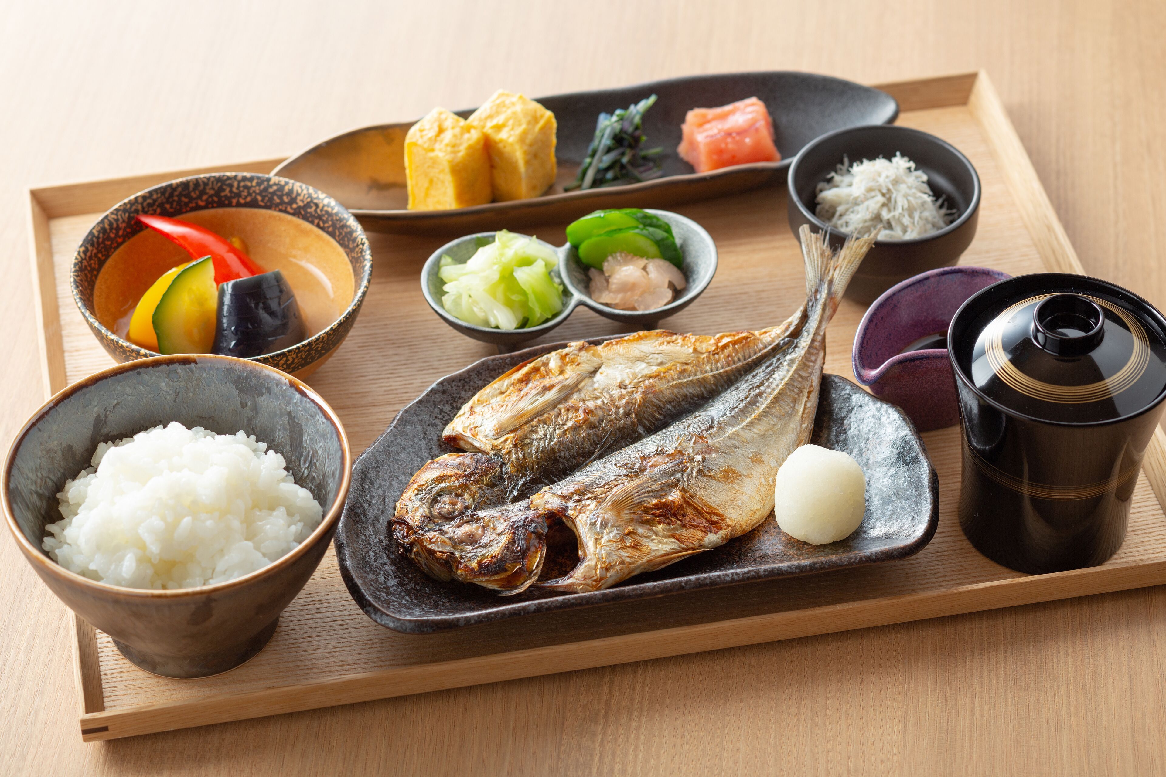 daily buffet breakfast (jpy 3000 per person)