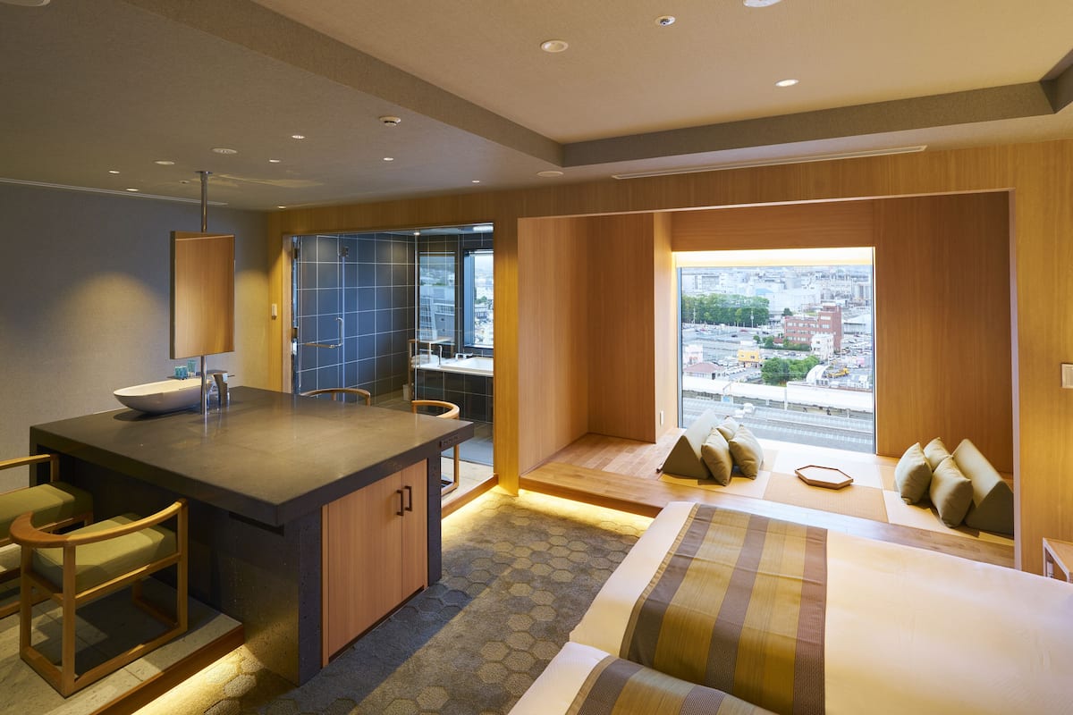 in-room safe, free wifi, bed sheets