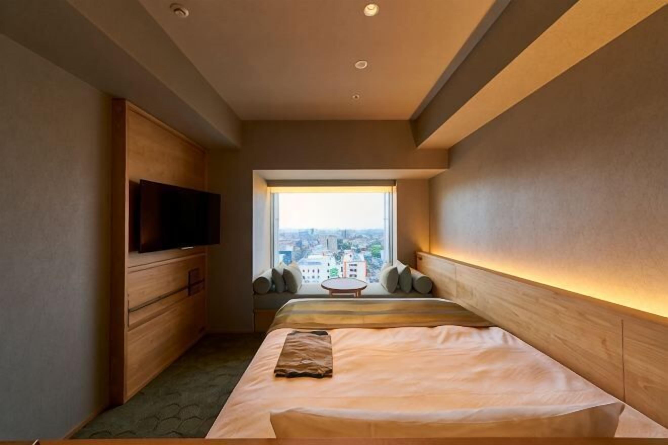 In-room safe, free WiFi, bed sheets