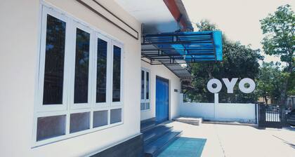 OYO 1190 Griya Soeratin Residence Syariah