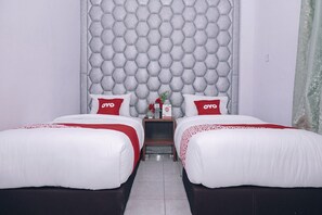 Standard Twin Room | Free WiFi, bed sheets - OYO 2044 Star Hill Inn Syariah (Tebing Tinggi)