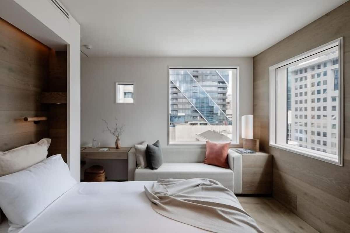 1 Schlafzimmer, hochwertige Bettwaren, Minibar, Zimmersafe