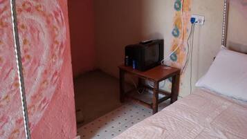 Double Room | Free WiFi, bed sheets