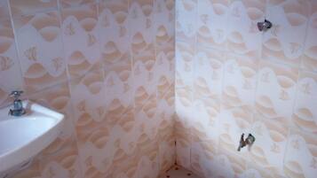 Double Room | Bathroom sink
