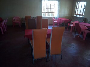 Breakfast, lunch, dinner served; local and international cuisine