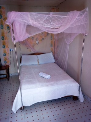 Double Room | Free WiFi, bed sheets