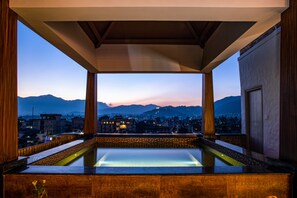 Outdoor spa tub - Arushi Boutique Hotel (Kathmandu)