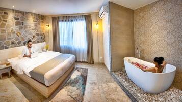Penthouse | Minibar, meja kerja, ruang kerja ramah laptop, dan Wi-Fi gratis