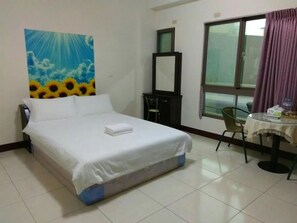 Double Room (3F) | Free WiFi