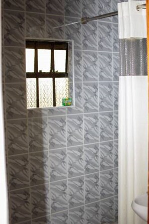 Double or Twin Room | Bathroom shower
