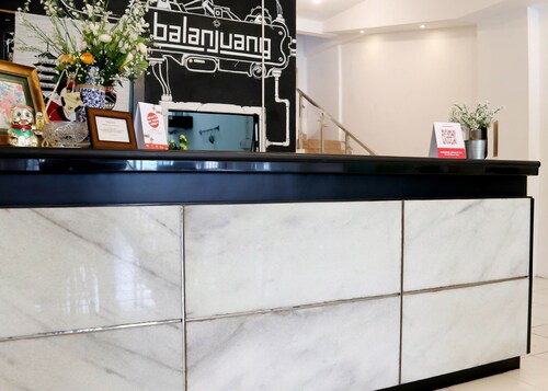 Hotel O Monalisa Residence And Cafe