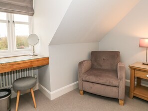 Cottage | 2 bedrooms, individually decorated, individually furnished, free WiFi - Swan Cottage (Arundel)