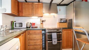 Cottage | Dapur pribadi | Microwave, kompor, mesin pencuci piring, dan ketel listrik