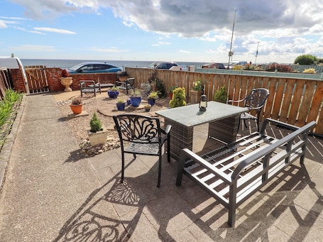 Cottage | Outdoor dining