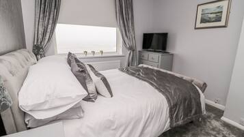 Cottage | 3 bedrooms, individually decorated, individually furnished, free WiFi