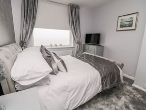 3 عدّة غرف نوم وبديكورات فريدة لكل غرفة وطراز فريد لكل وحدة