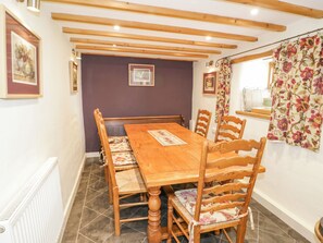 Cottage | Dining