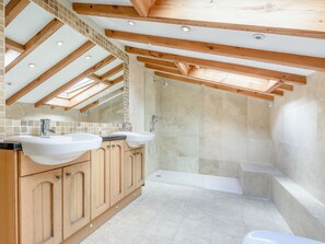 Bathroom - Pen Y Bryn Cottage (Llandudno Junction)