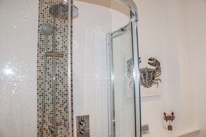 Shower - 4 Ocean Reach (Kingsbridge)