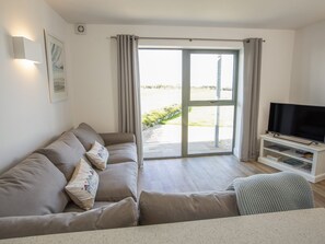 Cottage | Salle de séjour | Télévision