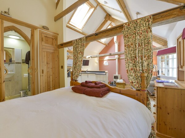 1 bedroom, individually decorated, individually furnished, free WiFi