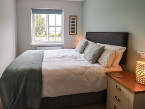 Cottage | 2 bedrooms, individually decorated, individually furnished, free WiFi - Shore View (Grange-over-Sands)