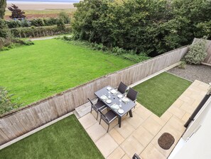 المنطقة المحيطة بالمنشأة