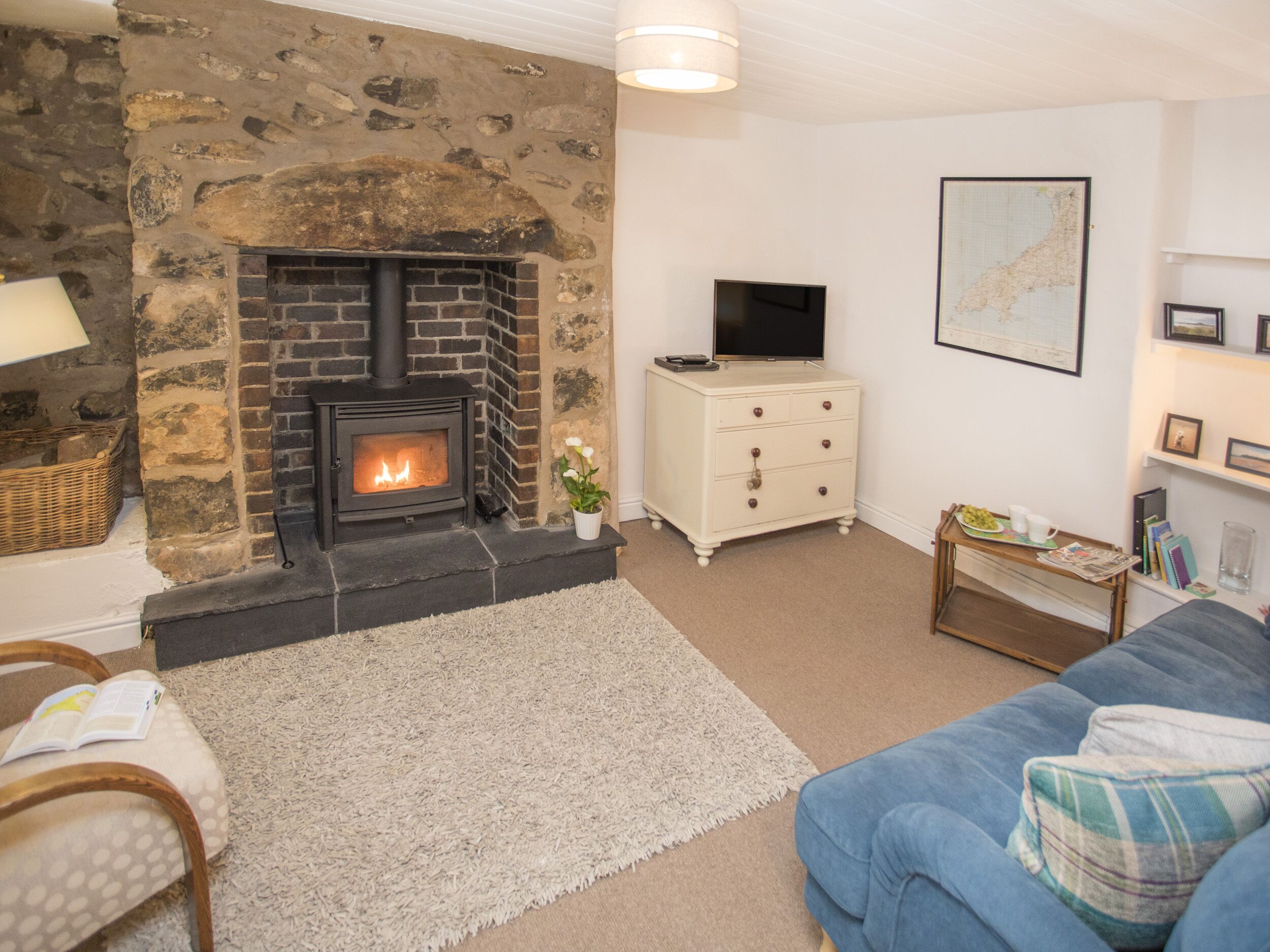 Cottage | Living room | TV, DVD player, books
