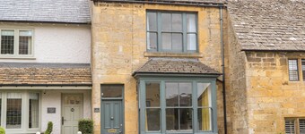 The Cottage at Broadway