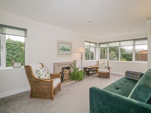 Cottage | Living room | TV - Number 11 (Beauly)