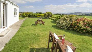 Cottage | Property grounds