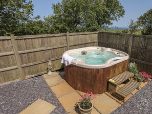 Cottage | Interior - Hen Gilfach Stable (Holyhead)