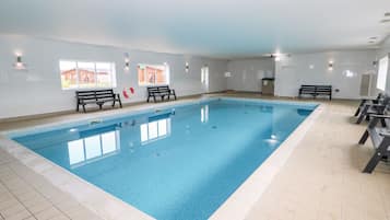 Mökki | Uima-allas | Sisäuima-allas