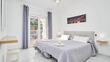 1 dormitorio, tabla de planchar con plancha, wifi