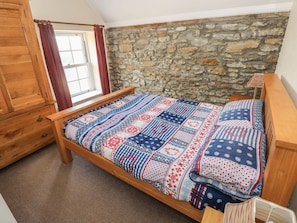 4 bedrooms, individually decorated, individually furnished, free WiFi