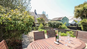 Cottage | Interior